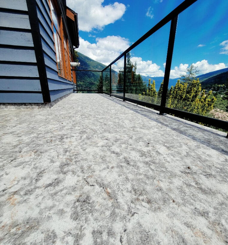 Worry-free vinyl decking services.