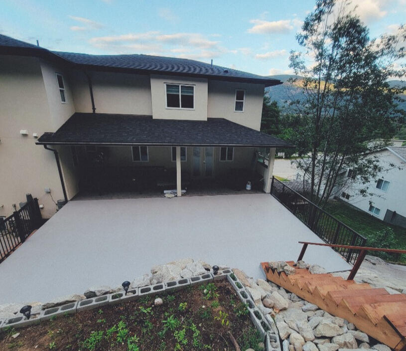Add beauty and value to any sundeck or patio.